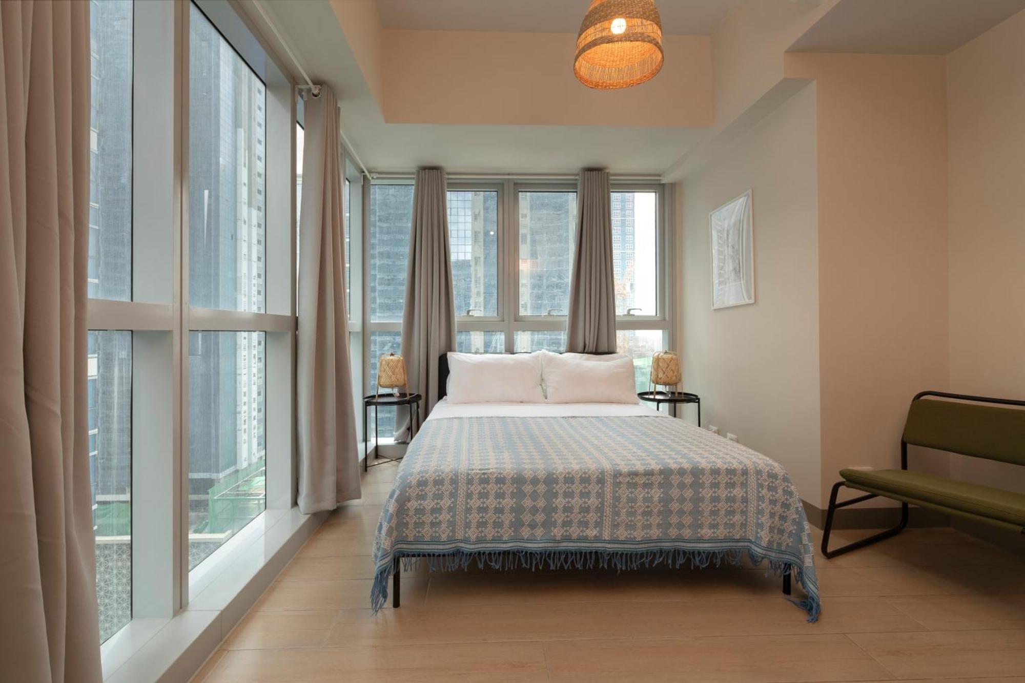 Uptown Parksuites Apartments Tower 2 Bgc By Ph Staycation Manila Exterior foto