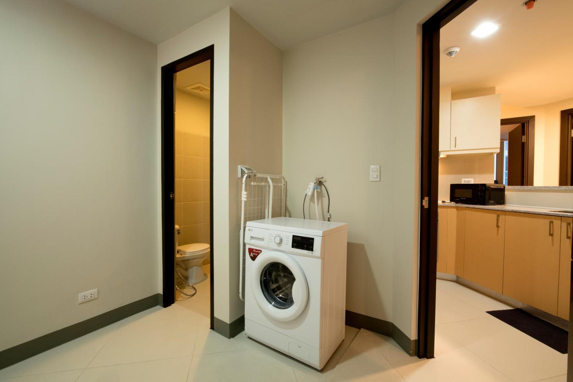 Uptown Parksuites Apartments Tower 2 Bgc By Ph Staycation Manila Exterior foto