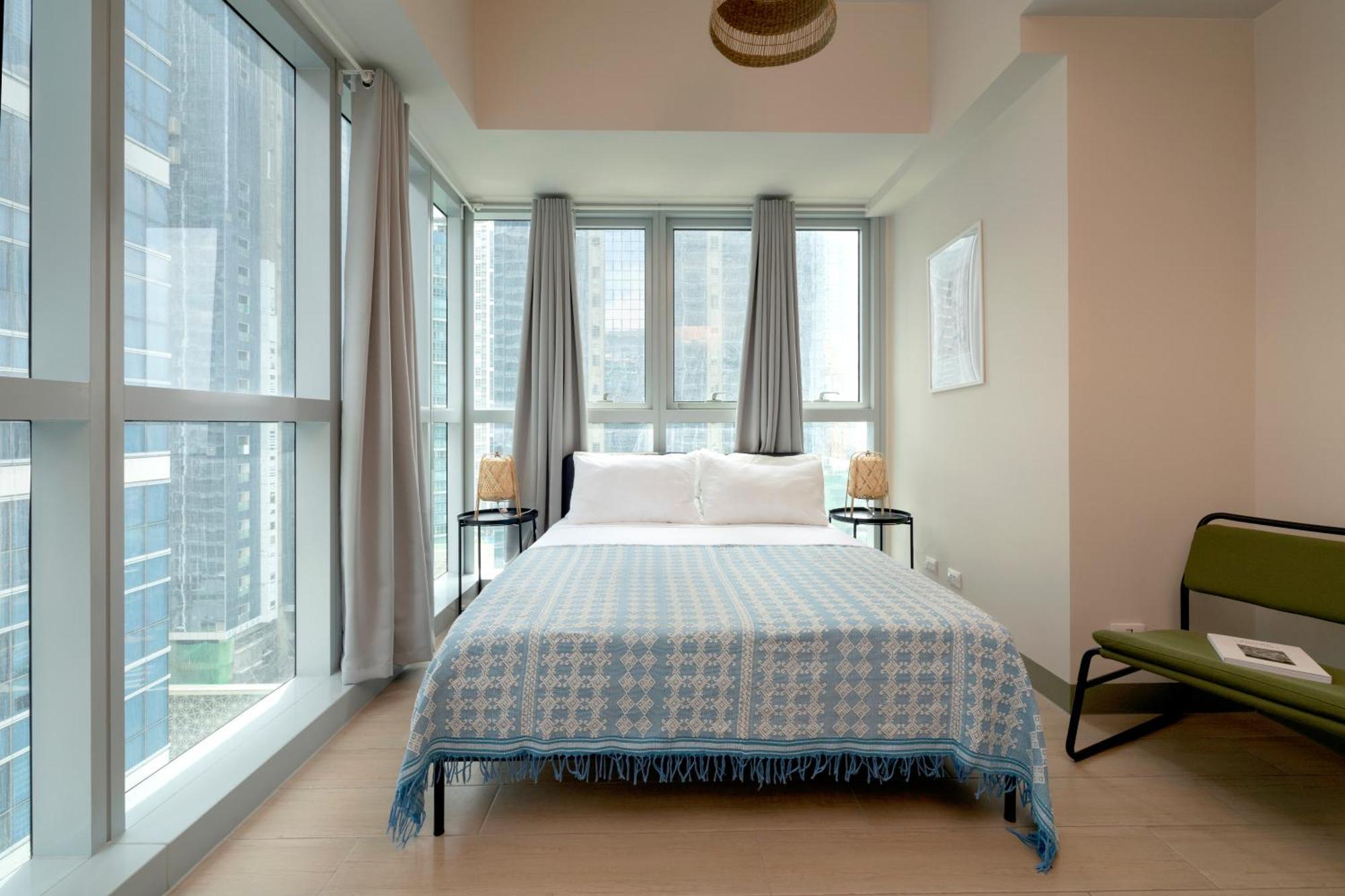 Uptown Parksuites Apartments Tower 2 Bgc By Ph Staycation Manila Exterior foto